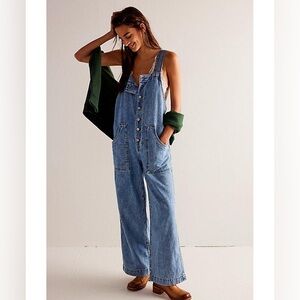 WE THE FREE FIELD OF FLOWERS OVERALLS *USED*